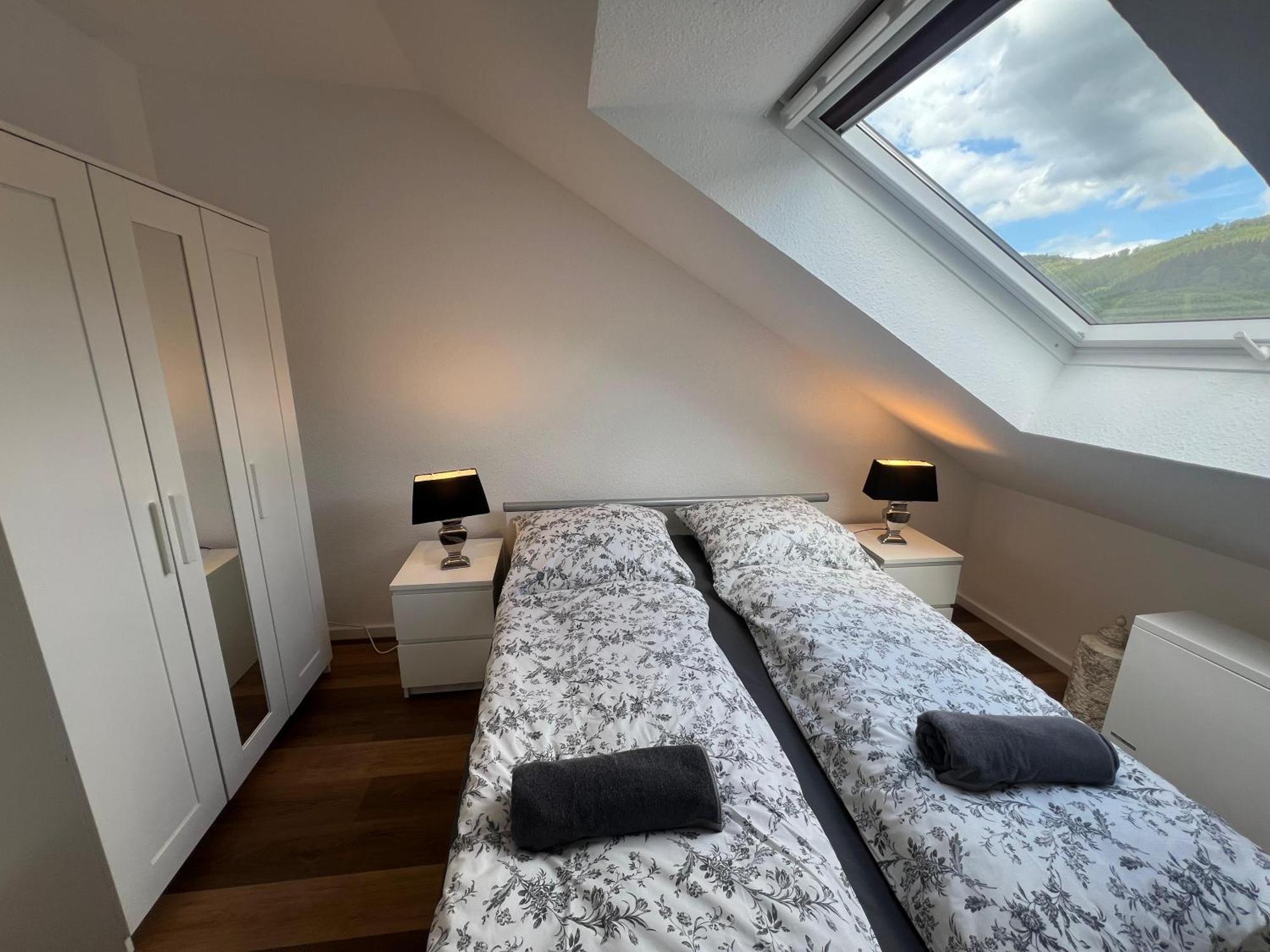 Gemuetliche 3-Zimmer-Wohnung Mit Panoramablick Und Kostenlosem Ueberdachten Parkplatz Winterberg Esterno foto