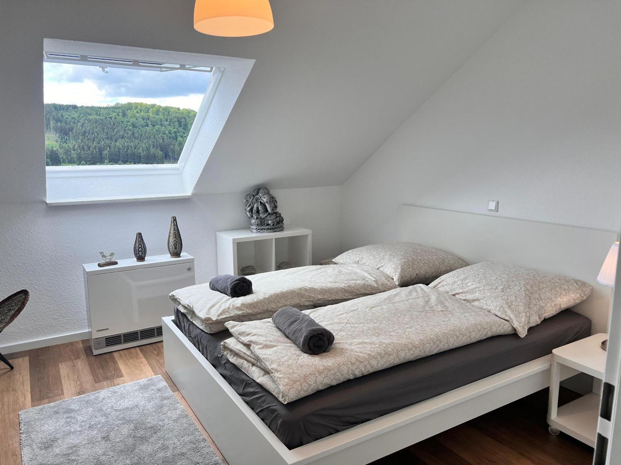 Gemuetliche 3-Zimmer-Wohnung Mit Panoramablick Und Kostenlosem Ueberdachten Parkplatz Winterberg Esterno foto