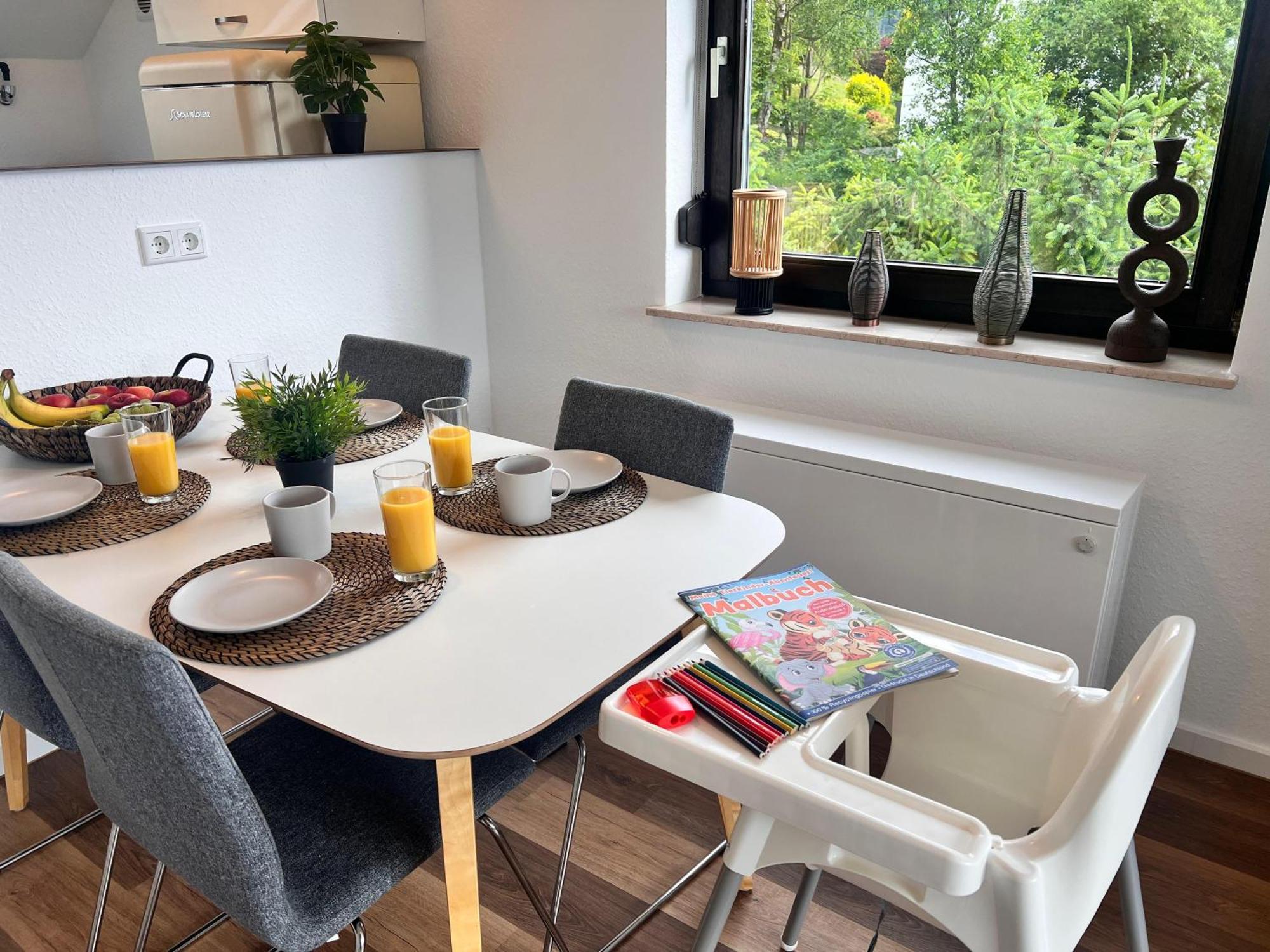Gemuetliche 3-Zimmer-Wohnung Mit Panoramablick Und Kostenlosem Ueberdachten Parkplatz Winterberg Esterno foto